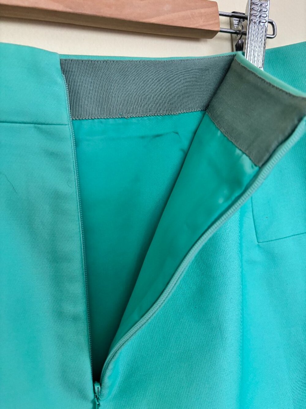 J. Crew Vibrant Tiffany Blue Mini Skirt Size 12 EXCELLENT CONDITION - Picture 4 of 6